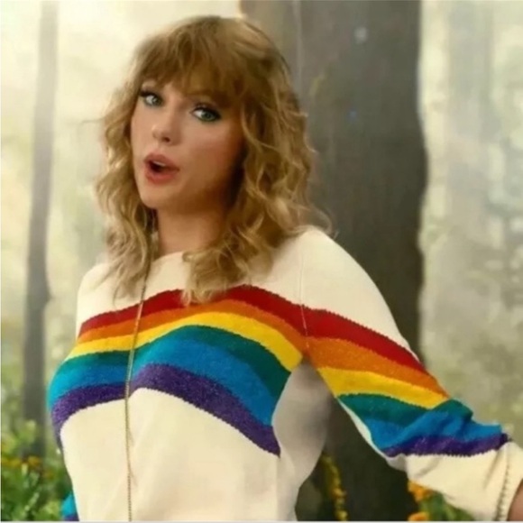 Taylor Swift Marc Jacobs Rainbow Sweater 🌈 - Picture 15 of 16
